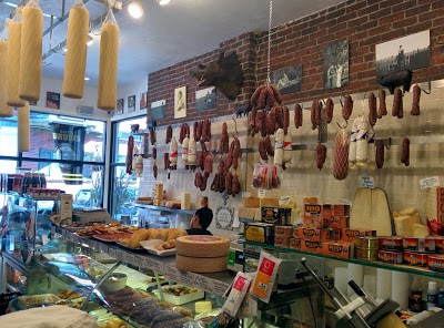Monica's Deli & Pizzeria