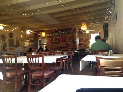 Roberto's River Road Restaurant