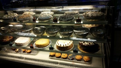 Small Planet Delicatessen & Bakery