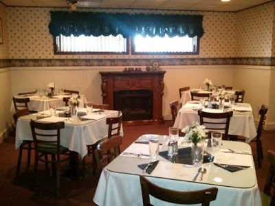 Squeeze Inn Restaurant & Lounge